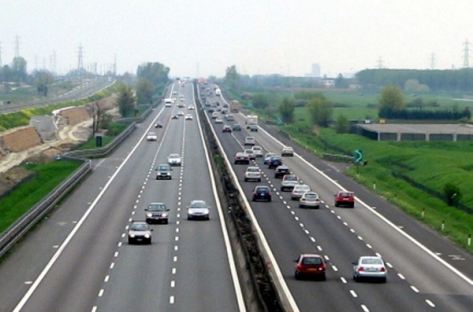 Più traffico in autostrada, meno incidenti