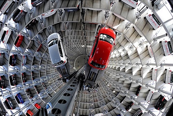 Corre il mercato dell'auto nel primo trimestre 2016
