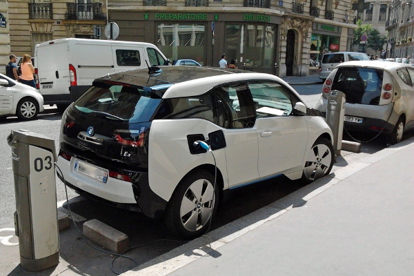 <span>Le auto elettriche guadagnano popolarità</span>