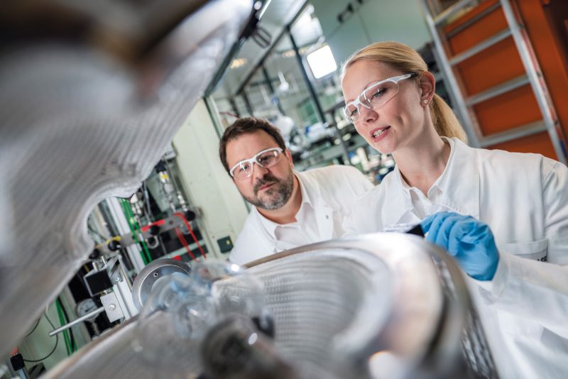 Veicoli elettrici: BASF e PORSCHE insieme per batterie a ioni di litio di ultima generazione