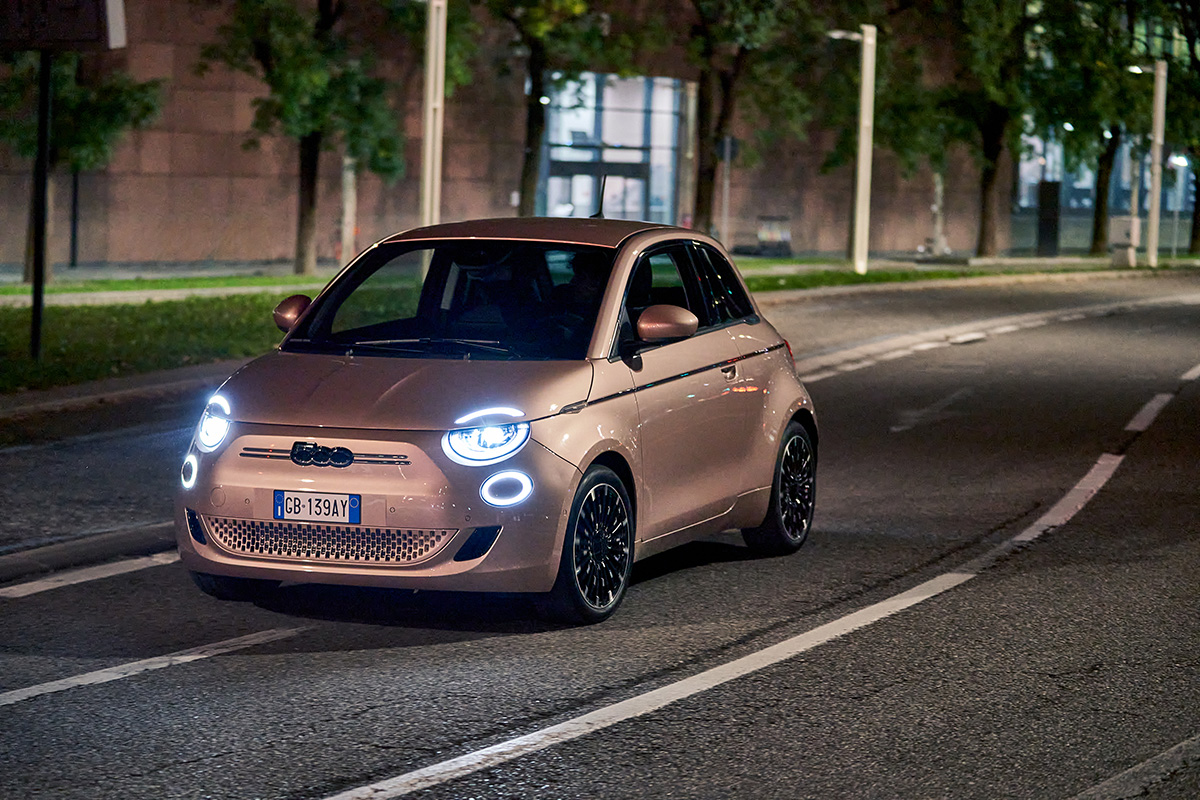 Fiat 500 elettrica caratteristiche, batteria e autonomia della nuova Fiat
