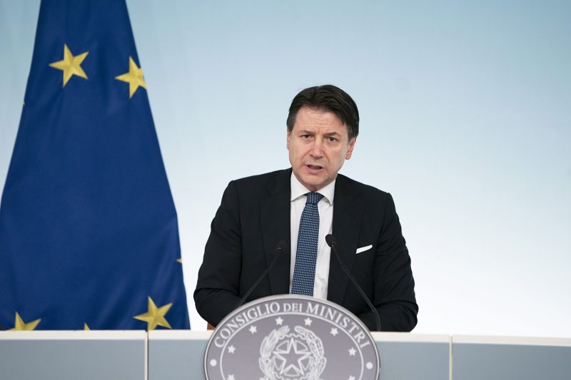 Il Governo ha deciso la chiusura dei servizi non essenziali