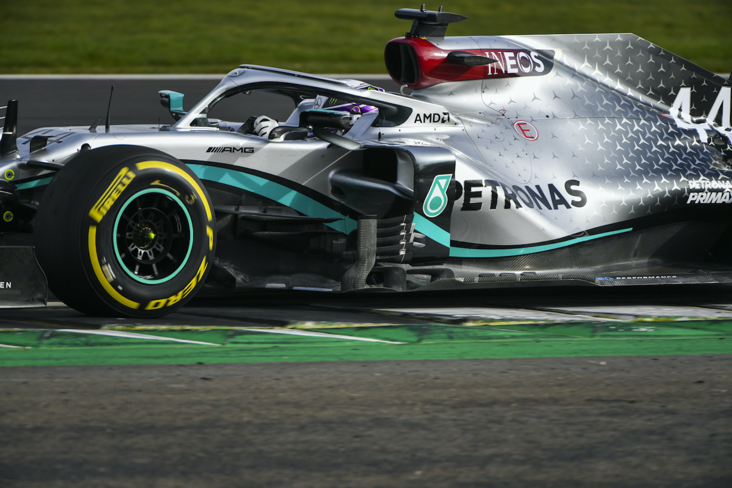 Nuova livrea e nuovo colore per il Team di Formula Uno MercedesAMG