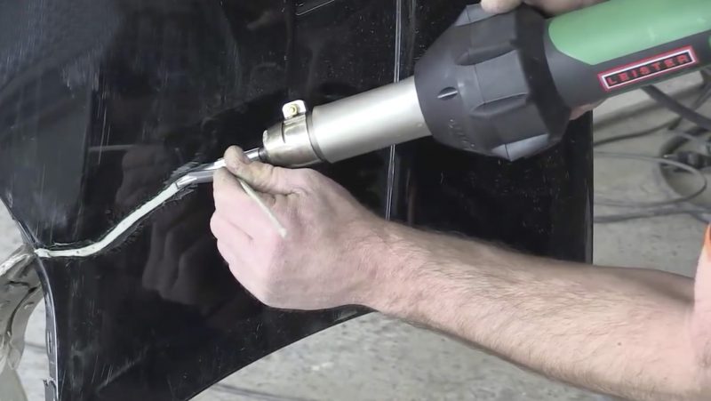 Saldatrici e termo-soffiatori: le soluzioni Leister per le carrozzerie