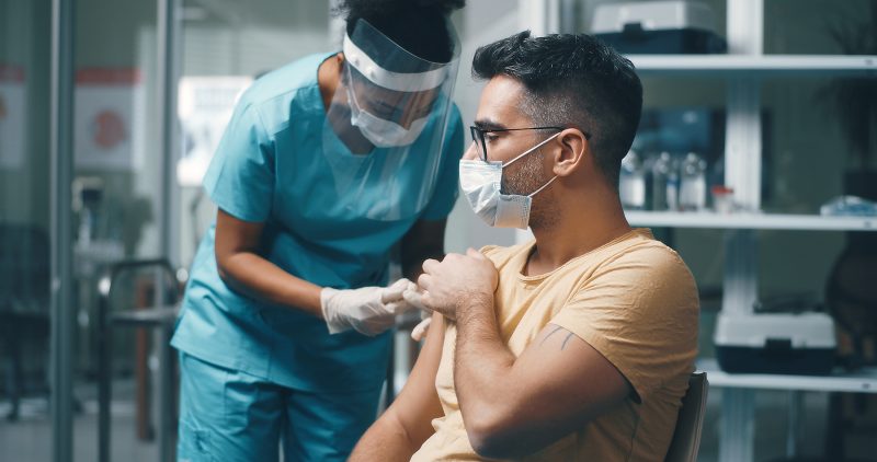 Vaccini e dipendenti. Il datore di lavoro non deve chiedere informazioni