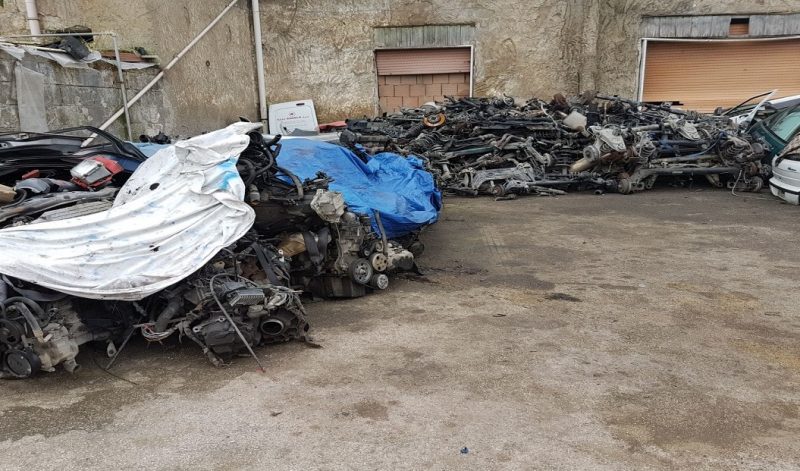 Controlli a tappeto nel casertano, sequestrate carrozzerie e deposito abusivo