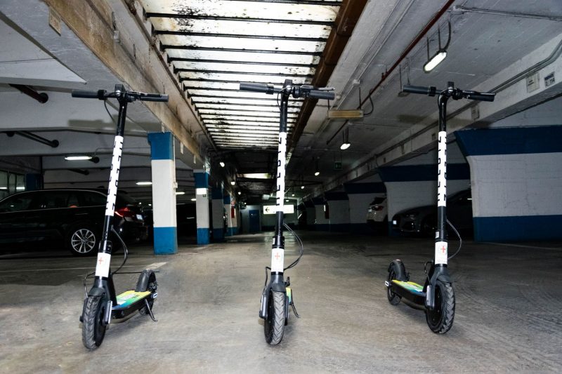 Prima corsa in monopattino gratuita per i clienti delle autorimesse milanesi