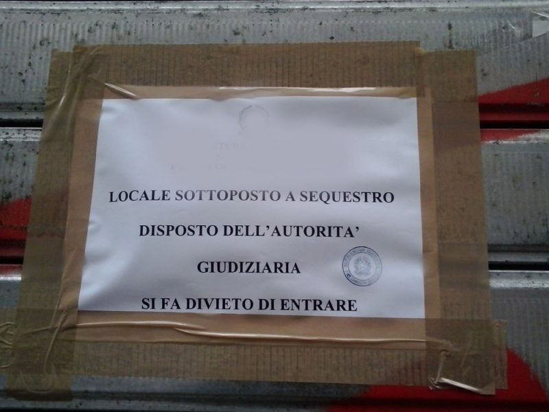 Chiusa carrozzeria abusiva nel salernitano